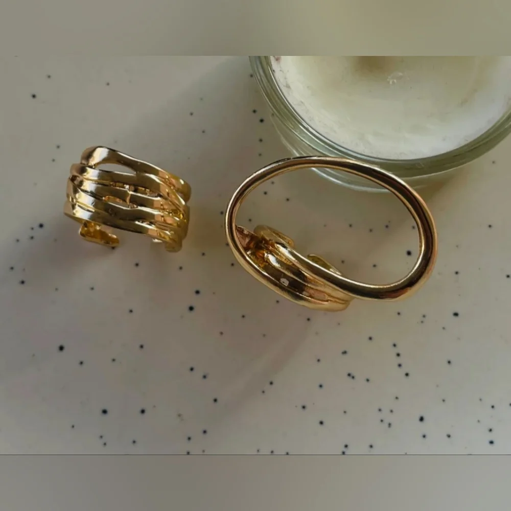 Twist Ring NWT Set of 2 Gold Rings